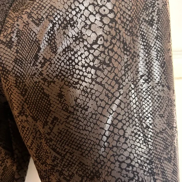 PINK-animal print black leggings- full length - Picture 4 of 4